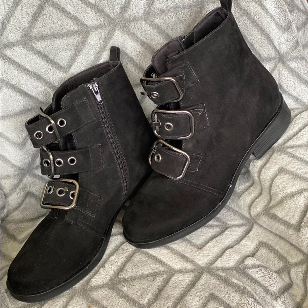 Black buckle boots